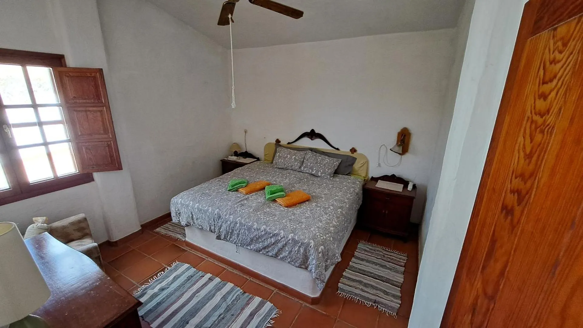 דירה סאלוברה Remarkable 3-Bedroom House 'Villa' Finca Vistamar ספרד